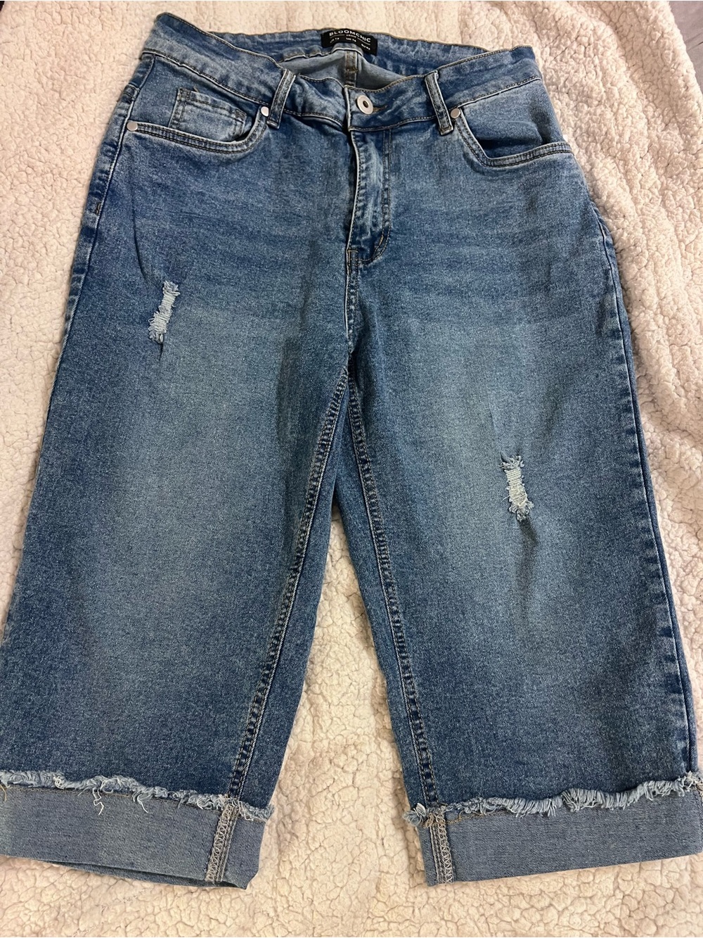 Size 12- Bloomchic denim capris- great condition